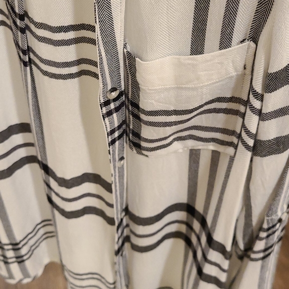 WORN ONCE STITCHFIX Flannel shirt - Picture 4 of 9